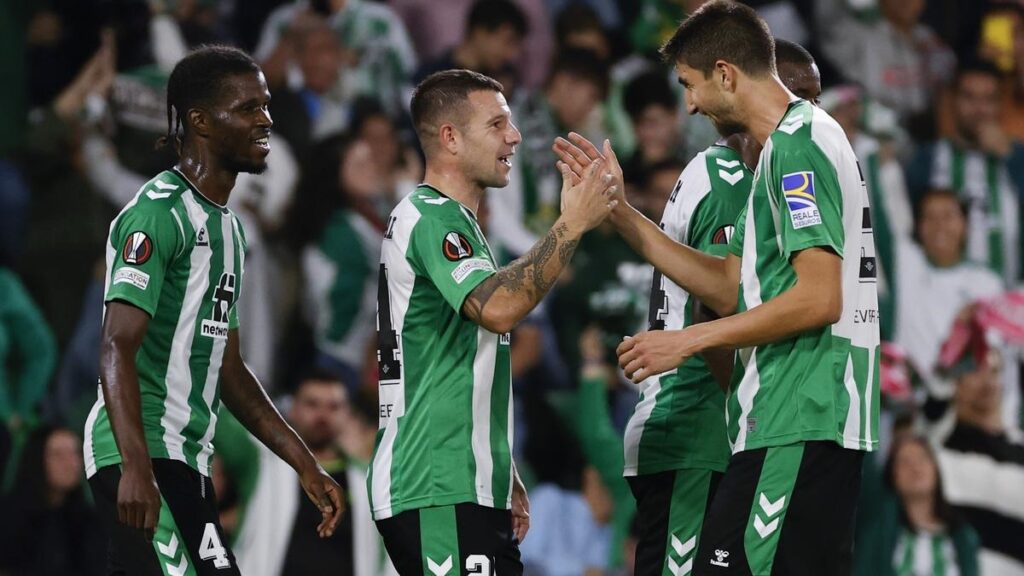 Nhận định soi kèo Betis vs HJK lúc 03h00 ngày 20/12/2024 nhan-dinh-soi-keo-betis-vs-hjk-luc-03h00-ngay-20-12-2024-1