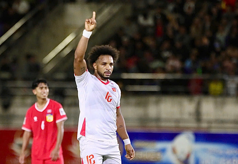 xuan-son-tai-xuat-ruc-ro-va-bat-ngo-duoc-fifa-goi-ten