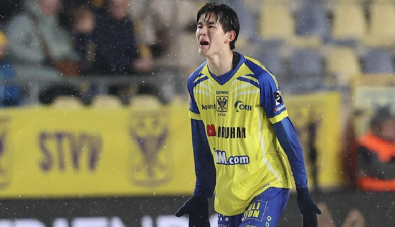 chelsea-va-tottenham-cung-nham-keisuke-goto